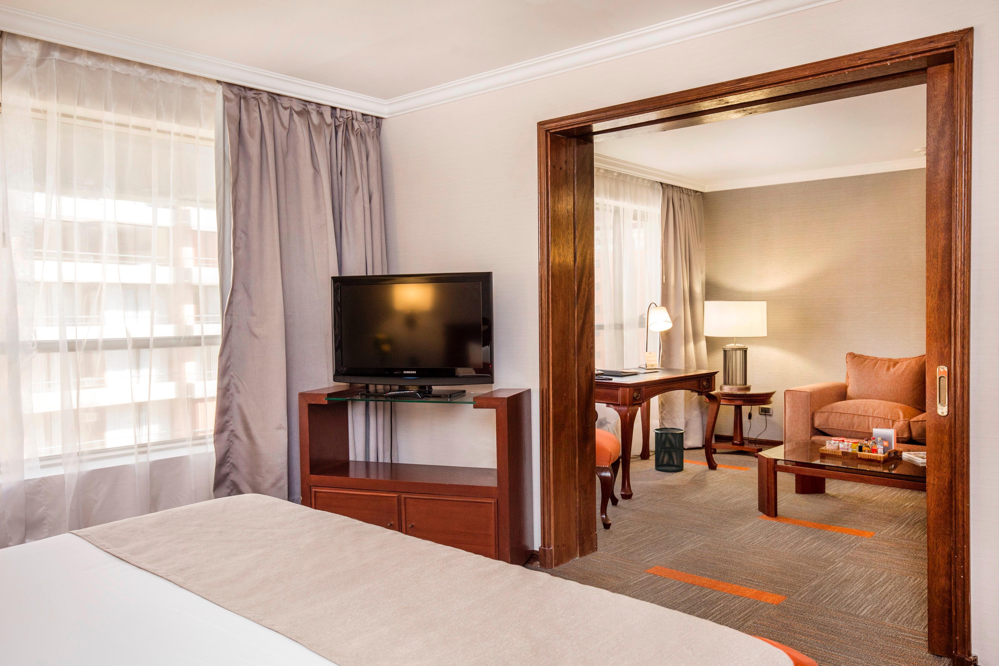 Plaza El Bosque Ebro Hotel Santiago Kültér fotó Suite