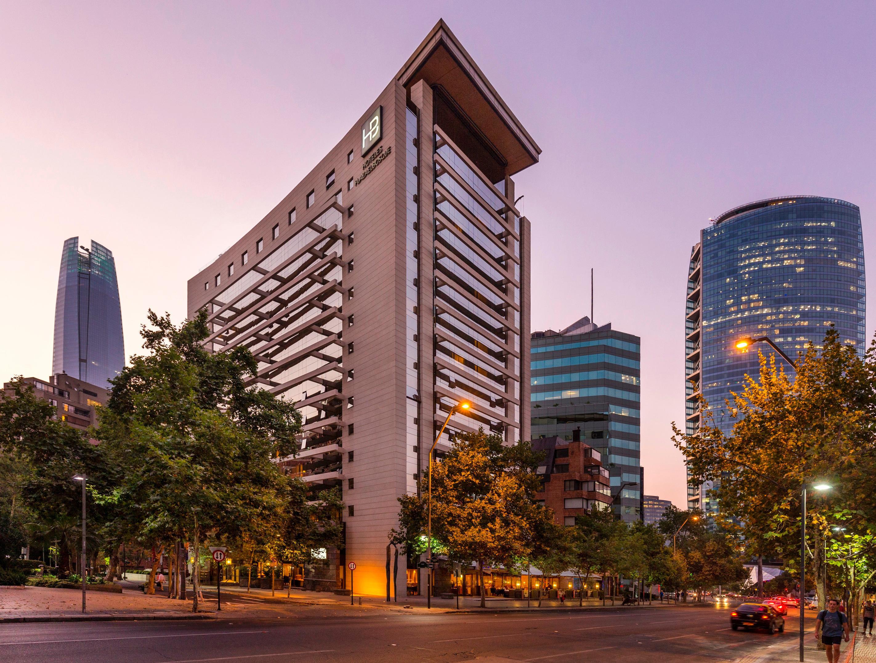 Plaza El Bosque Ebro Hotel Santiago Kültér fotó The hotel in 2016