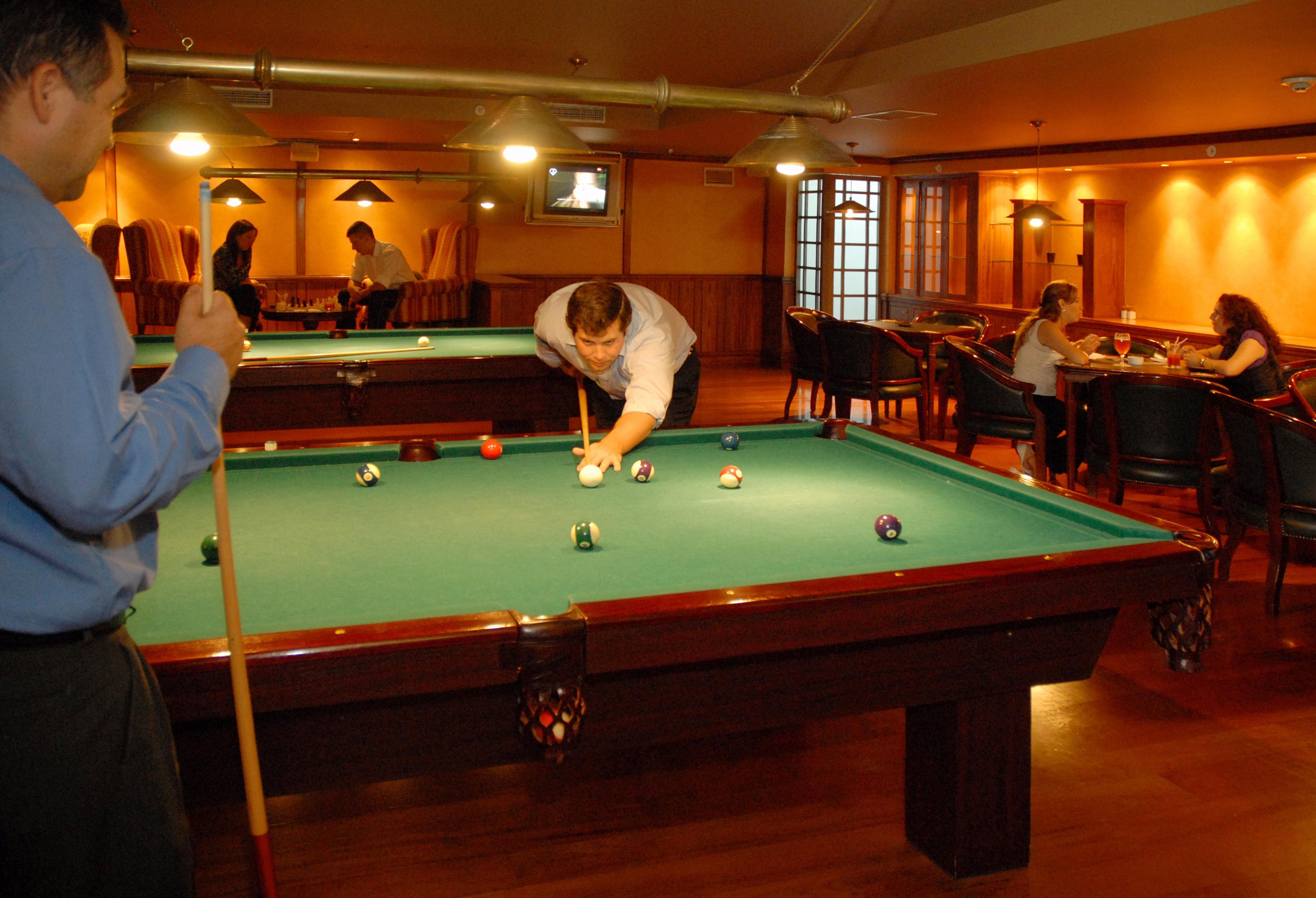 Plaza El Bosque Ebro Hotel Santiago Kültér fotó Pool table