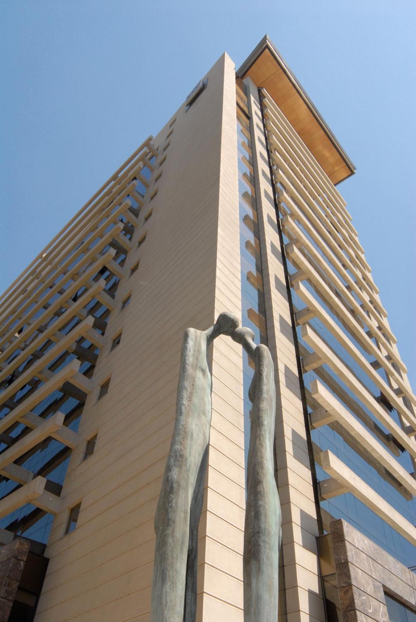 Plaza El Bosque Ebro Hotel Santiago Kültér fotó The building